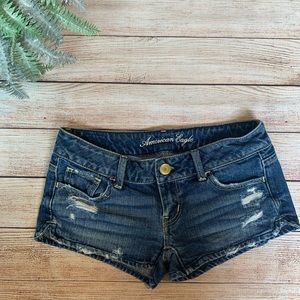 ✨5/$25✨ AEO • distressed dark wash denim shorts